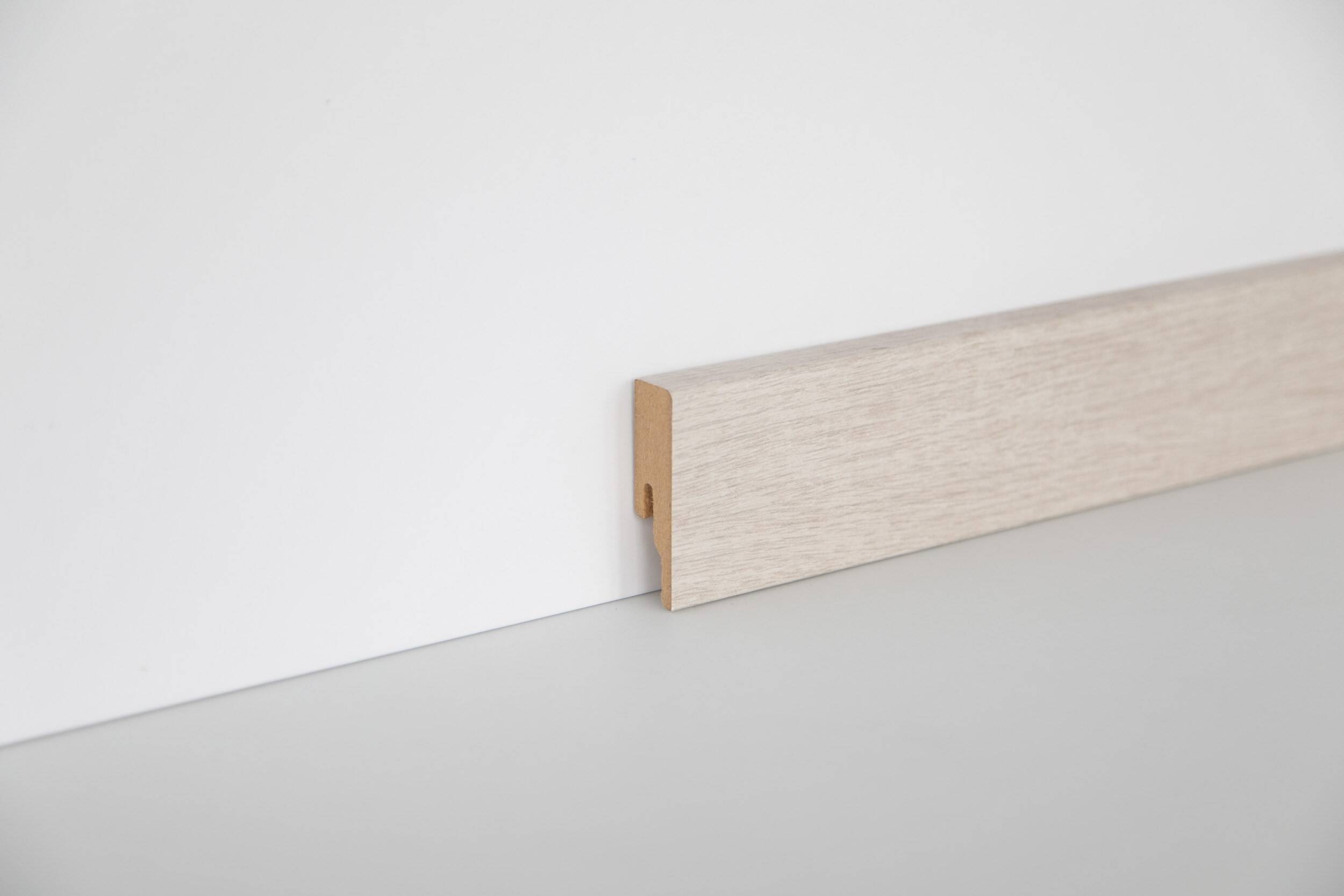 Wineo Fußleiste "Balanced Oak White" 16/60 mm